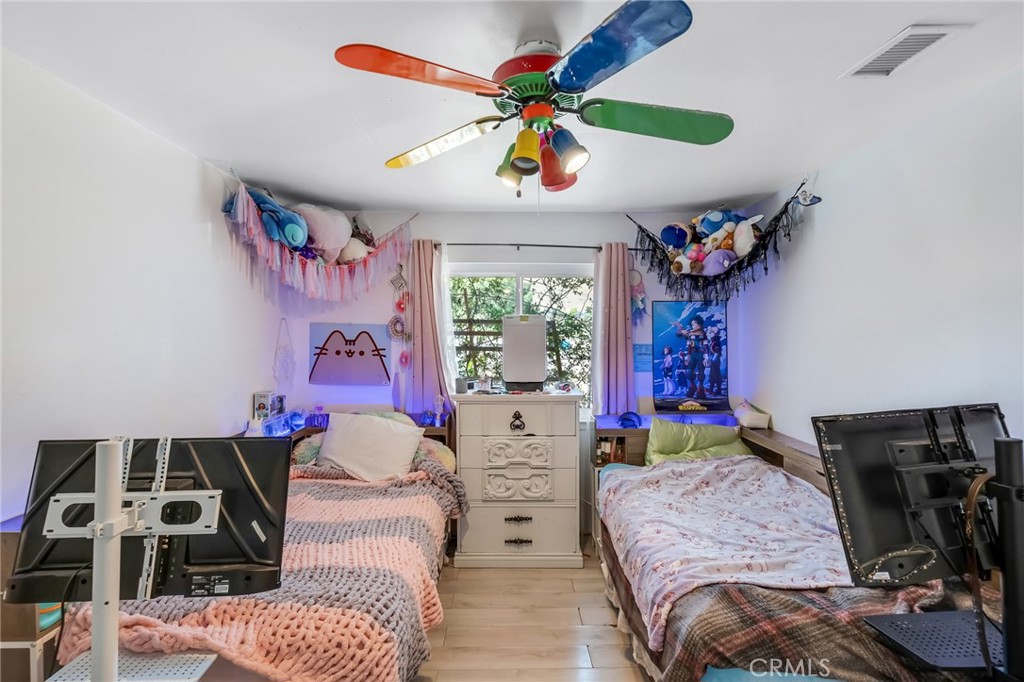 https://media.crmls.org/medias/a64f511f-0a4c-403e-b68e-8ccc69f2764d.jpg?preset=X-Large