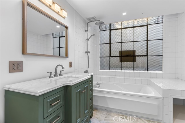 Detail Gallery Image 18 of 43 For 315 E 8th, Los Angeles,  CA 90014 - 2 Beds | 2 Baths