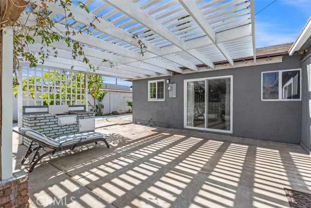 Detail Gallery Image 16 of 21 For 18032 Hartlund Ln, Huntington Beach,  CA 92646 - 4 Beds | 2 Baths