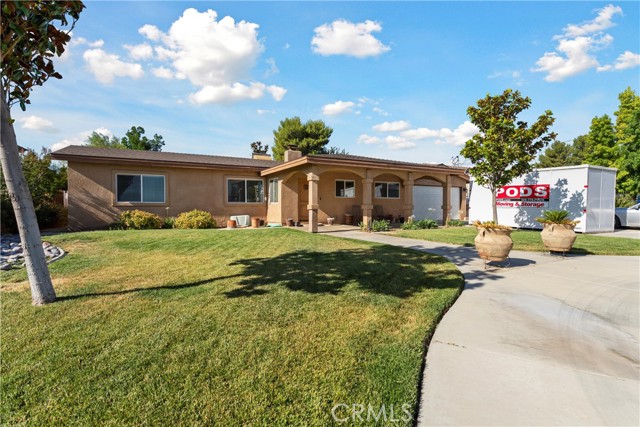 5622 W Avenue M4, Lancaster CA: https://media.crmls.org/medias/a64ff3c9-29d5-43df-a79f-1ac2fdf9ebfd.jpg