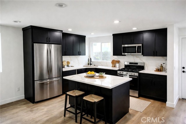 Detail Gallery Image 12 of 16 For 1106 W 74th St, Los Angeles,  CA 90044 - 7 Beds | 5 Baths