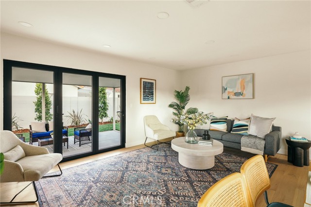 16502 Potter Circle, Huntington Beach CA: https://media.crmls.org/medias/a650f700-55b1-4441-a336-2232e17aee23.jpg