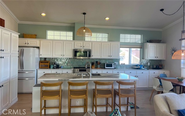 Detail Gallery Image 9 of 41 For 118 Yorktown, Newport Beach,  CA 92660 - 3 Beds | 2 Baths