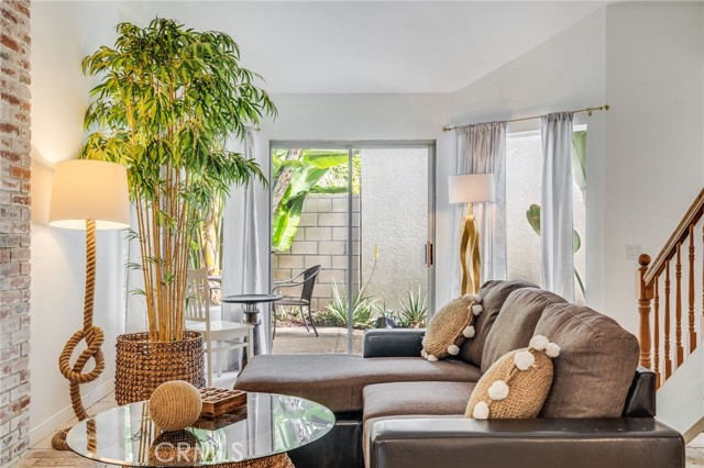 Detail Gallery Image 3 of 26 For 22 La Costa, Laguna Beach,  CA 92651 - 3 Beds | 2/1 Baths