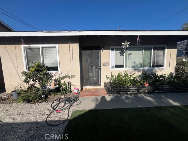 10842 Pine Street, Los Alamitos CA: https://media.crmls.org/medias/a651a70e-fbbd-4a10-a717-e718c2703428.jpg