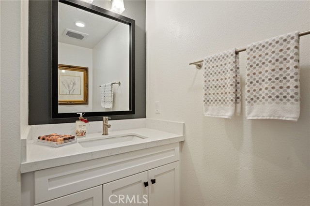 Detail Gallery Image 22 of 27 For 44 Coronado St #202,  Ventura,  CA 93001 - 2 Beds | 2/1 Baths