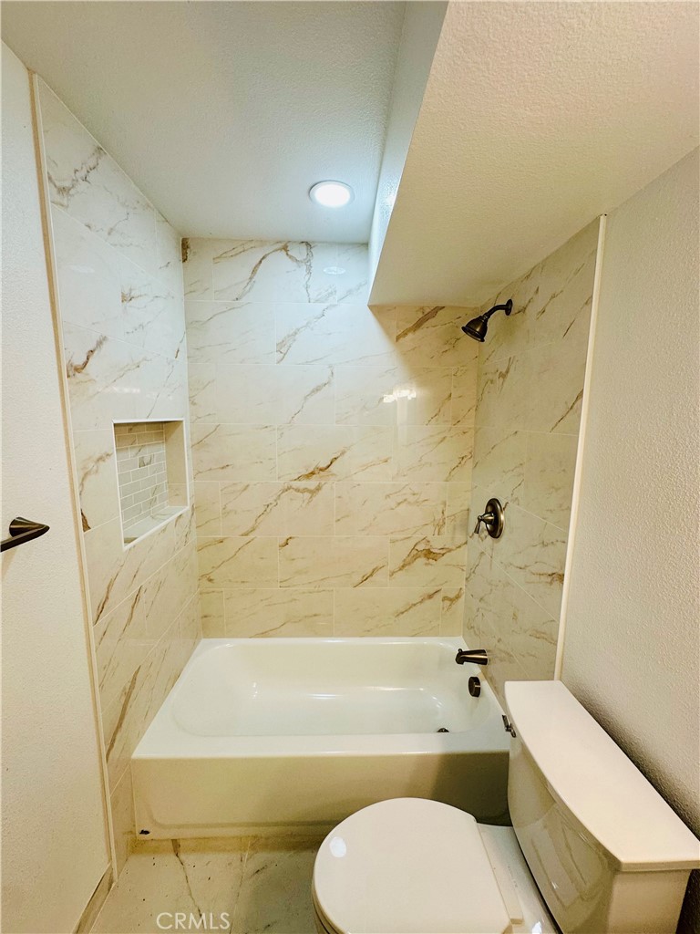 https://media.crmls.org/medias/a651ea77-bf1d-42b7-9228-ad32dcbbc52f.jpg?preset=X-Large