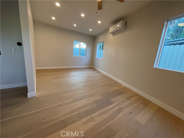 623 E Elm Street, Ontario CA: https://media.crmls.org/medias/a6522c3a-8c91-421c-8bb8-d3f7b3856a54.jpg