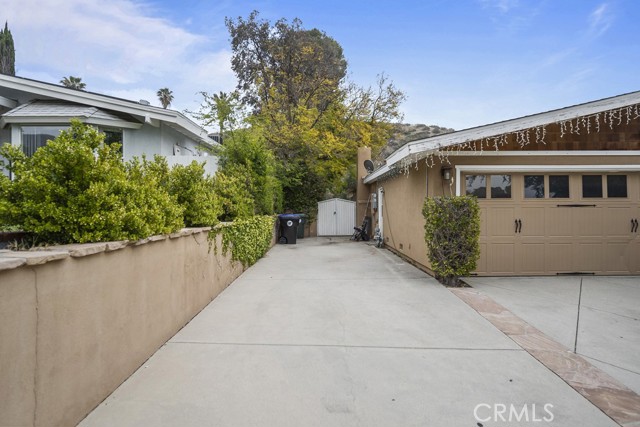 Detail Gallery Image 5 of 35 For 28148 Bakerton Ave, Canyon Country,  CA 91351 - 4 Beds | 2 Baths