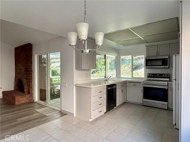Detail Gallery Image 8 of 21 For 24171 La Pala Ln, Mission Viejo,  CA 92691 - 4 Beds | 2 Baths