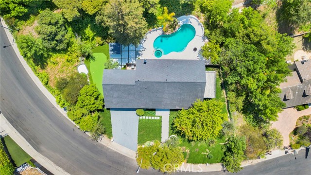 20101 Greenbriar Drive, Tarzana CA: https://media.crmls.org/medias/a6541426-8ff2-4ccb-a843-7fba7214672a.jpg