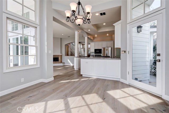 576 27th Street, Manhattan Beach CA: https://media.crmls.org/medias/a6544afd-fc40-4058-8e2e-53a7b21cf99f.jpg