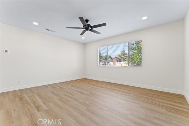 Detail Gallery Image 8 of 27 For 1382 via Santiago, Corona,  CA 92882 - 2 Beds | 1 Baths