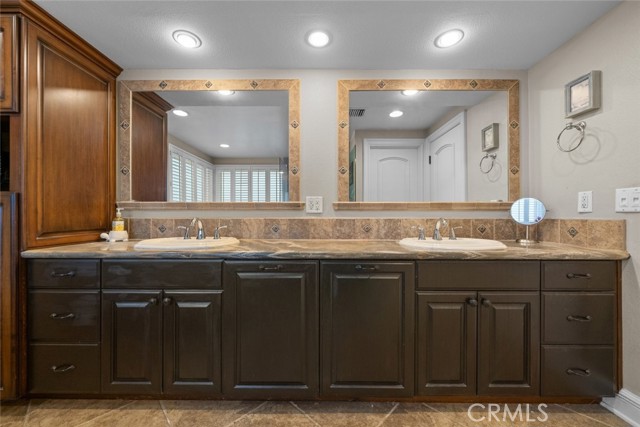 Detail Gallery Image 46 of 47 For 11101 Eton Ave, Chatsworth,  CA 91311 - 4 Beds | 3 Baths