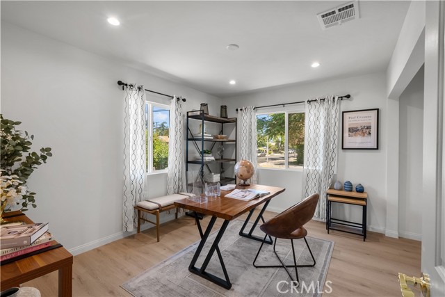 Detail Gallery Image 20 of 39 For 8054 Cedros Ave, Panorama City,  CA 91402 - 5 Beds | 3/1 Baths