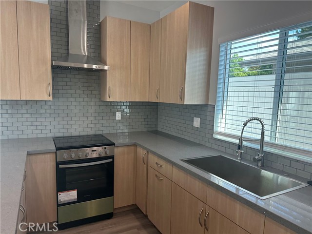 Detail Gallery Image 21 of 22 For 15522 Tupper St, North Hills,  CA 91343 - 2 Beds | 2 Baths