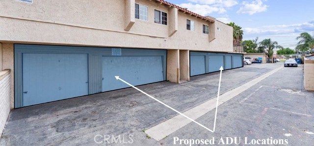 935 W Bishop Street, Santa Ana CA: https://media.crmls.org/medias/a6560f73-675c-4818-ac97-f34048f8c8cc.jpg