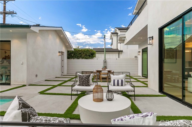 Detail Gallery Image 39 of 49 For 4532 Katherine, Sherman Oaks,  CA 91423 - 6 Beds | 6/1 Baths