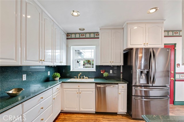 Detail Gallery Image 11 of 44 For 6034 Pepperwood, Lakewood,  CA 90712 - 3 Beds | 2 Baths