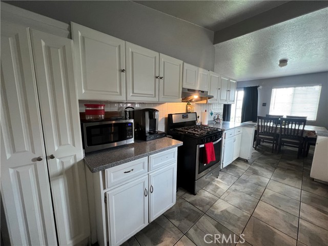 Detail Gallery Image 11 of 23 For 527 E King St, Rialto,  CA 92376 - 3 Beds | 2 Baths