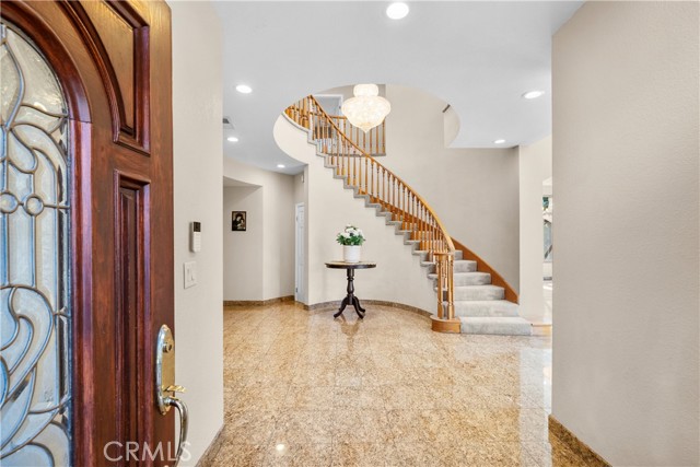 Detail Gallery Image 6 of 46 For 6056 Lake Lindero, Agoura Hills,  CA 91301 - 4 Beds | 3/1 Baths