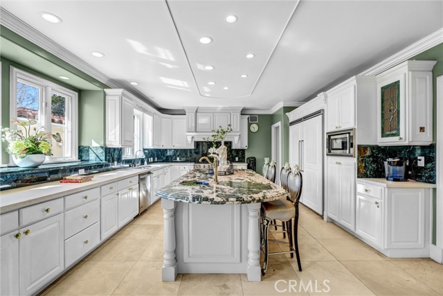 Detail Gallery Image 16 of 56 For 2290 Lombardy, San Marino,  CA 91108 - 5 Beds | 5 Baths