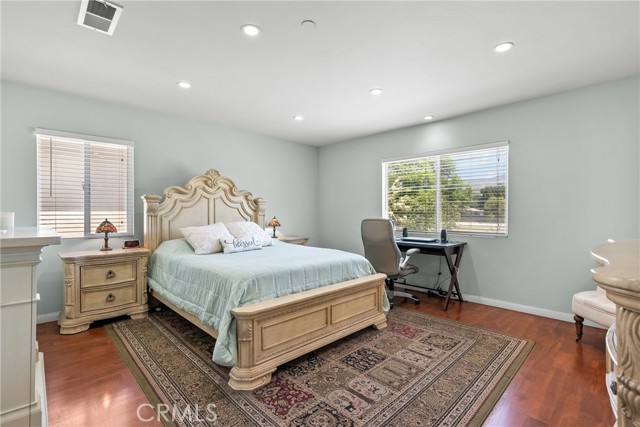 Detail Gallery Image 28 of 48 For 15721 Cobalt St #118,  Sylmar,  CA 91342 - 3 Beds | 3 Baths