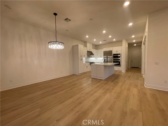 Detail Gallery Image 2 of 22 For 113 Bosal, Irvine,  CA 92618 - 4 Beds | 4 Baths