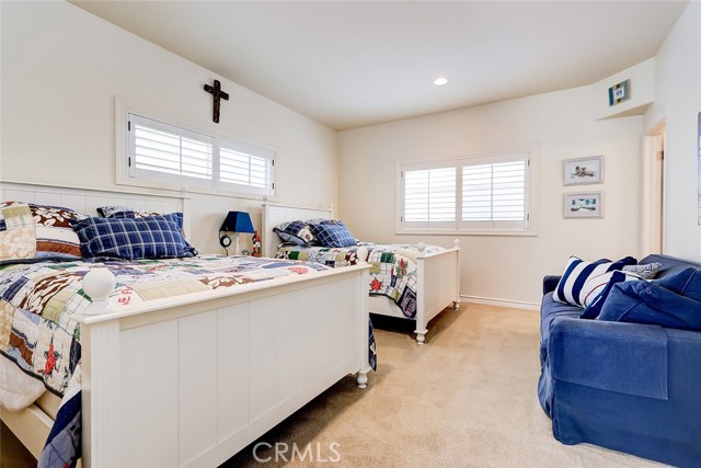 309 3rd Street, Manhattan Beach CA: https://media.crmls.org/medias/a659461a-ee5e-4f1b-a858-de7806974d72.jpg