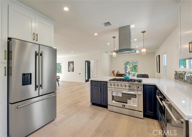 Detail Gallery Image 7 of 31 For 250 S Berkeley, Pasadena,  CA 91107 - 4 Beds | 2 Baths