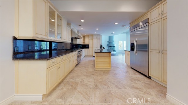 22500 N Summit Ridge Circle, Chatsworth CA: https://media.crmls.org/medias/a659b67e-908f-47b6-924f-838853ee464a.jpg