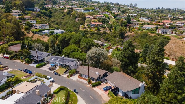 6441 Via De Anzar, Rancho Palos Verdes CA: https://media.crmls.org/medias/a659dad0-3ae9-4bd4-8d43-5996c974bca1.jpg