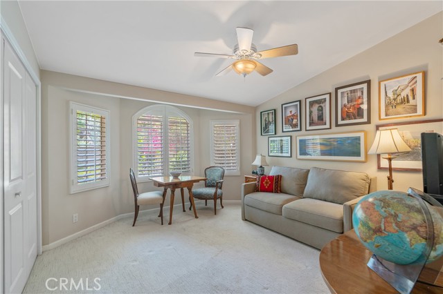 Detail Gallery Image 24 of 33 For 3818 Hayvenhurst Ave, Encino,  CA 91436 - 4 Beds | 3 Baths