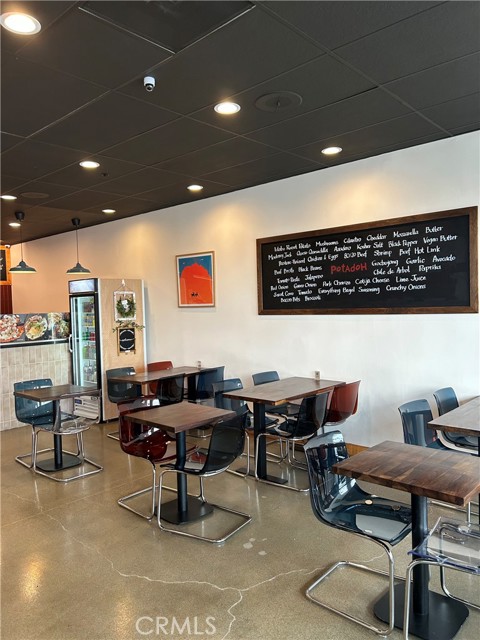 13771 Newport Avenue, Tustin CA: https://media.crmls.org/medias/a65caaf2-6005-49c0-9c0f-3e4f23f56ec5.jpg