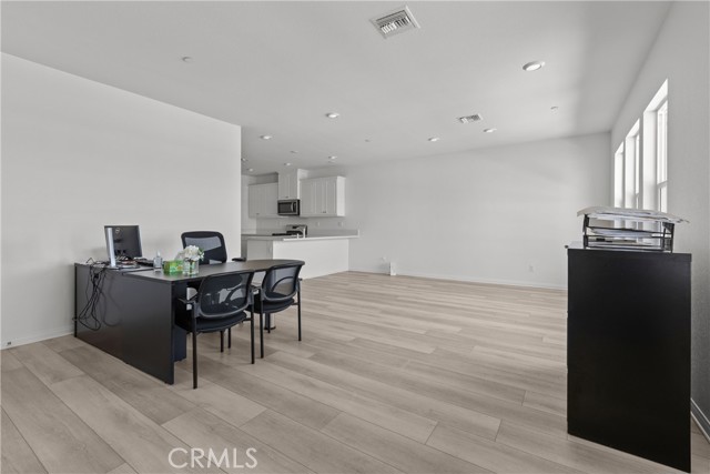 4295 S Hermosa Paseo, Ontario CA: https://media.crmls.org/medias/a65cfcb6-b3f5-4642-90a5-2ffeef0aa4f3.jpg