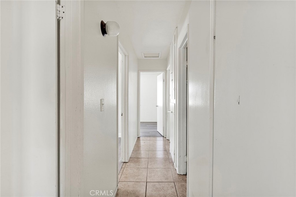 https://media.crmls.org/medias/a65d1602-6dc7-4276-8c5a-e029f72fe542.jpg?preset=X-Large