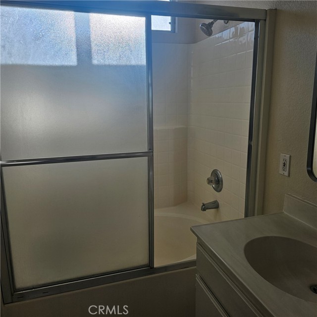 Detail Gallery Image 12 of 16 For 1030 Morning Sun Ln, Corona,  CA 92881 - 4 Beds | 2/1 Baths