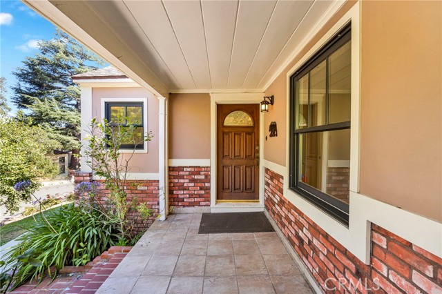 4547 Lasheart Drive, La Canada Flintridge CA: https://media.crmls.org/medias/a65e2435-3d7e-45ec-a314-504e81bcad6d.jpg