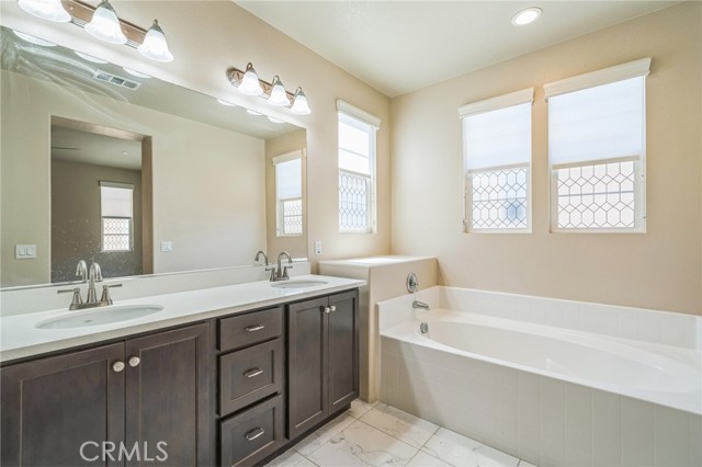 Detail Gallery Image 17 of 32 For 40029 Calle Real #28,  Murrieta,  CA 92563 - 4 Beds | 2/1 Baths