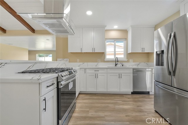 Detail Gallery Image 8 of 31 For 340 W Caroline St, Ontario,  CA 91762 - 7 Beds | 4 Baths