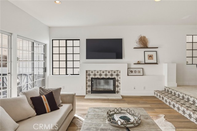 716 Lucia, Redondo Beach, California 90277, 3 Bedrooms Bedrooms, ,3 BathroomsBathrooms,Residential,For Sale,Lucia,SB26088691