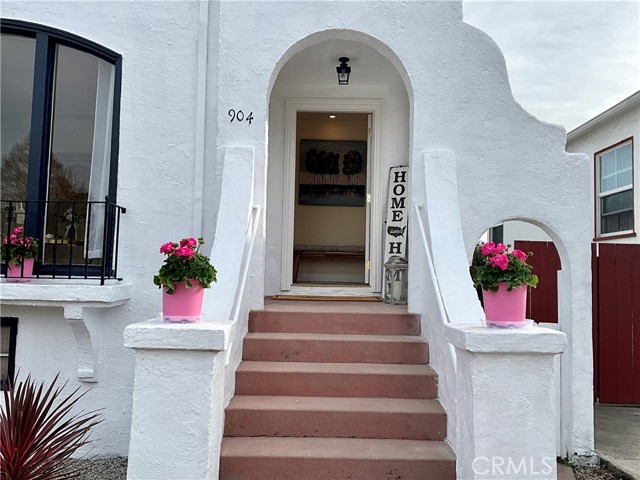 Detail Gallery Image 3 of 24 For 904 Solano, Albany,  CA 94706 - 2 Beds | 1 Baths