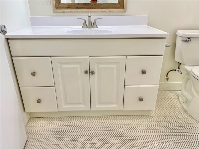 Detail Gallery Image 11 of 39 For 7327 Kester Ave #6,  Van Nuys,  CA 91405 - 4 Beds | 3/1 Baths