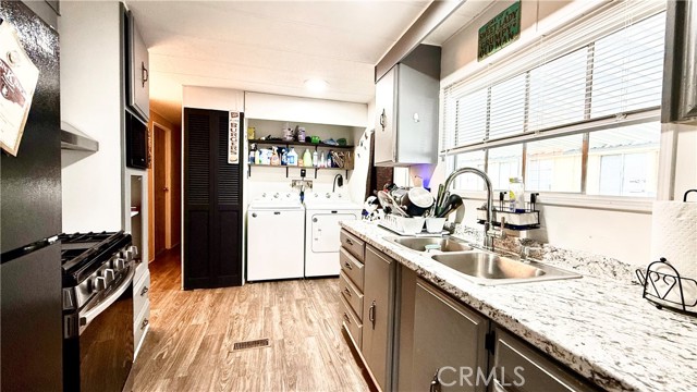 25521 Lincoln Avenue, Hemet CA: https://media.crmls.org/medias/a6609bb6-e2d3-4456-8816-aabf4d333ec6.jpg