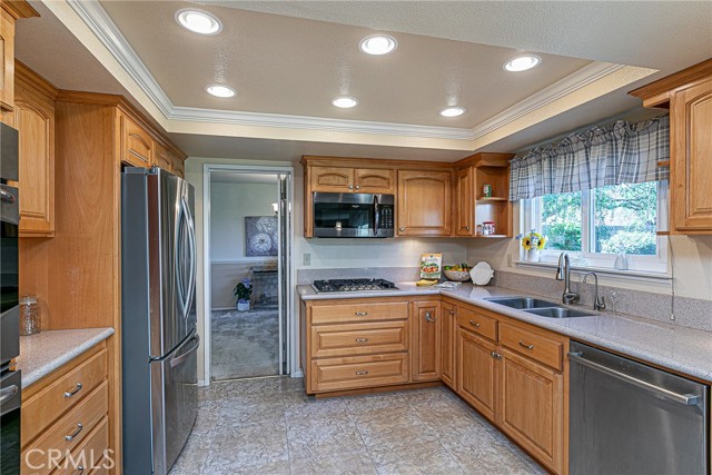Detail Gallery Image 7 of 29 For 4329 Westminster, Santa Maria,  CA 93455 - 4 Beds | 2/1 Baths