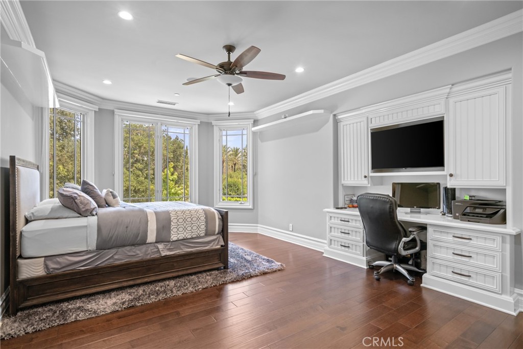 MLS #OC25186135 img 17