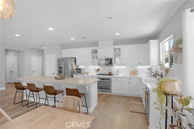 34689 Swan Valley Court, Murrieta CA: https://media.crmls.org/medias/a6623299-0acc-4ff3-9694-d8be7c9284d2.jpg