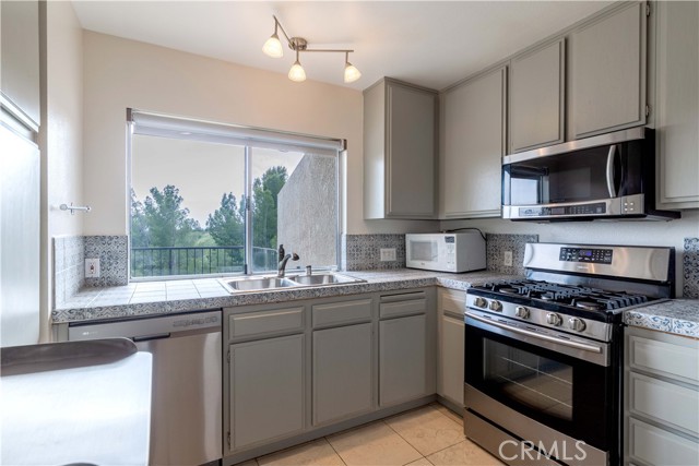 11449 Tampa Avenue, Porter Ranch CA: https://media.crmls.org/medias/a6623ced-446b-46b4-8123-93d188b6d2d1.jpg