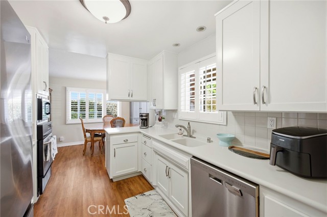 Detail Gallery Image 24 of 49 For 105 Harvard Ln, Seal Beach,  CA 90740 - 5 Beds | 2 Baths