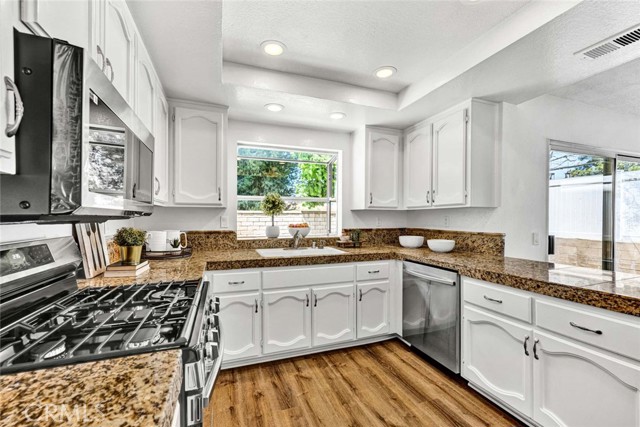 3031 Mountainside Drive, Corona CA: https://media.crmls.org/medias/a662f7f3-1f6d-4c34-beed-cc4ffedb1054.jpg